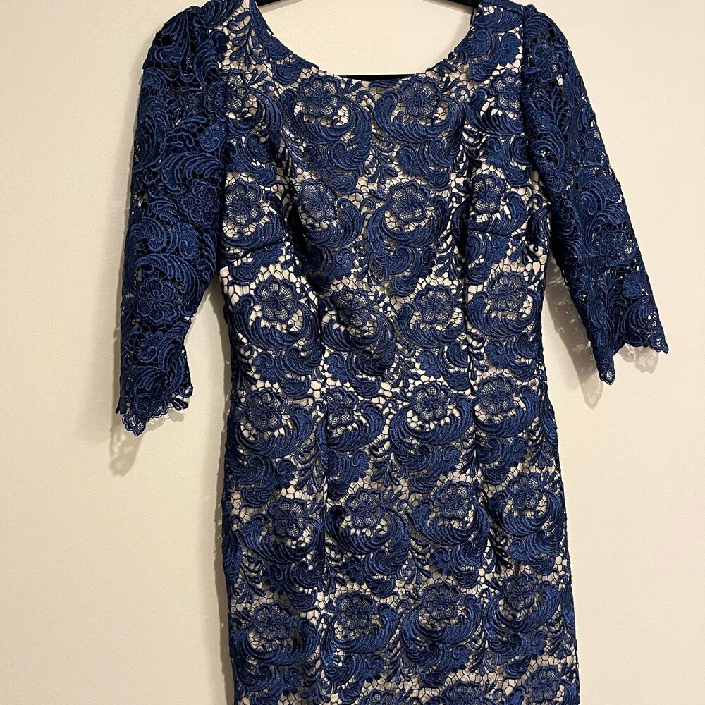 Eliza J Dress Royal Collection Sheath Navy Blue Lace 3/4 Sleeve V Back Size 6 - Picture 4 of 6